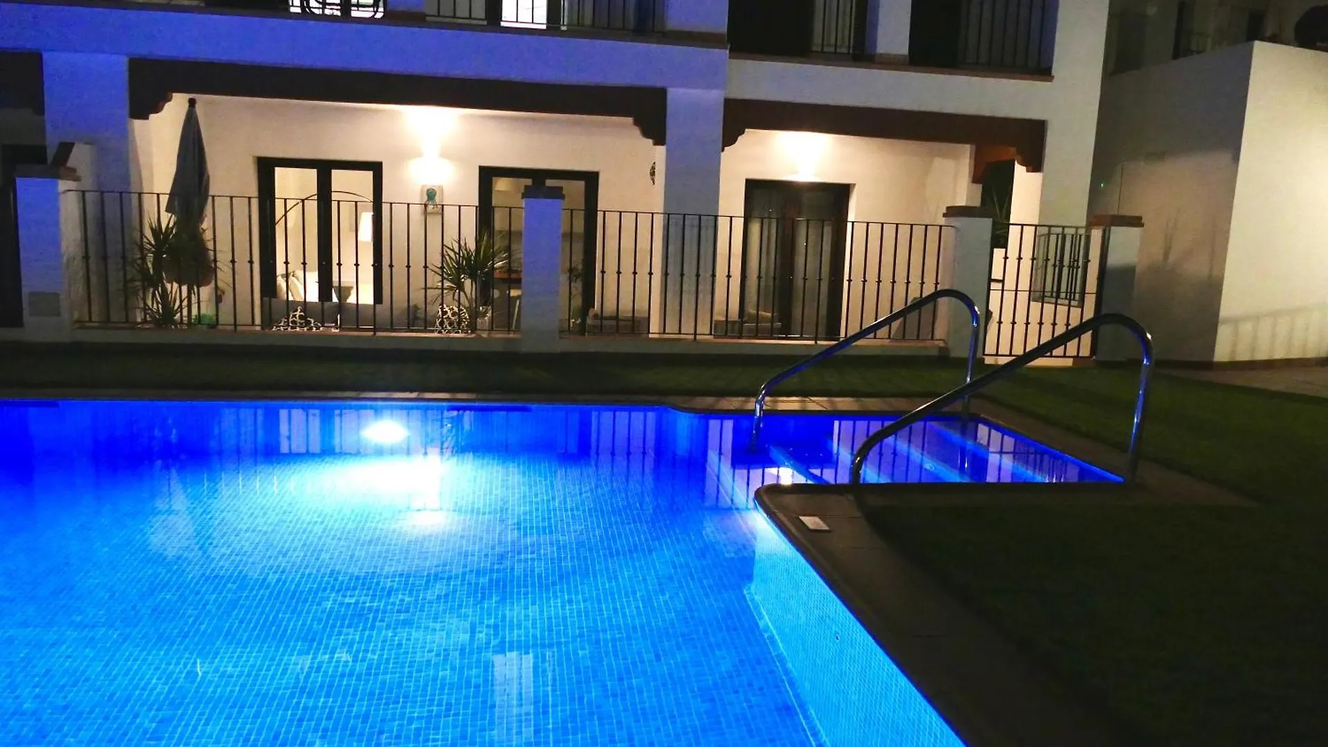 Casita Frigiliana - Stunning New Apartment With Views With Private Parking Space 0*,  Испания