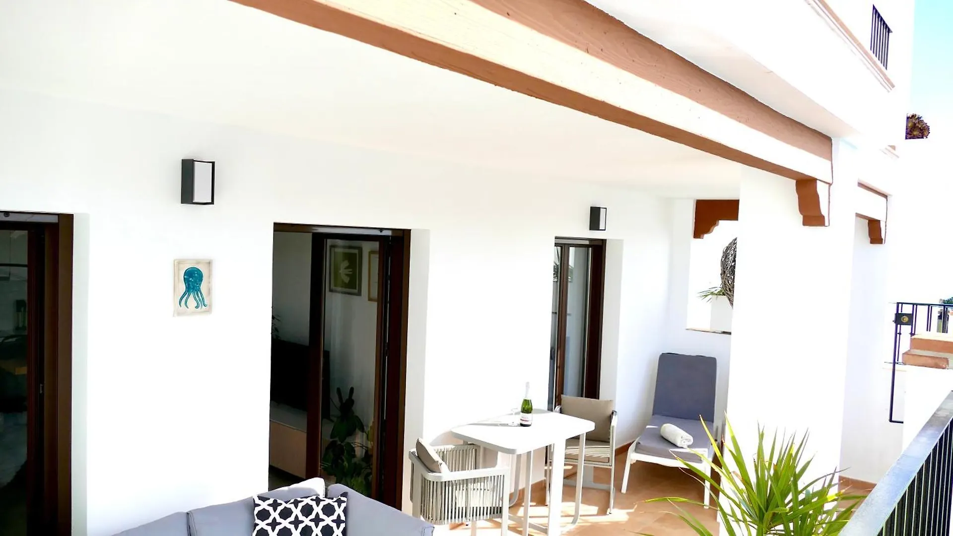 Casita Frigiliana - Stunning New Apartment With Views With Private Parking Space